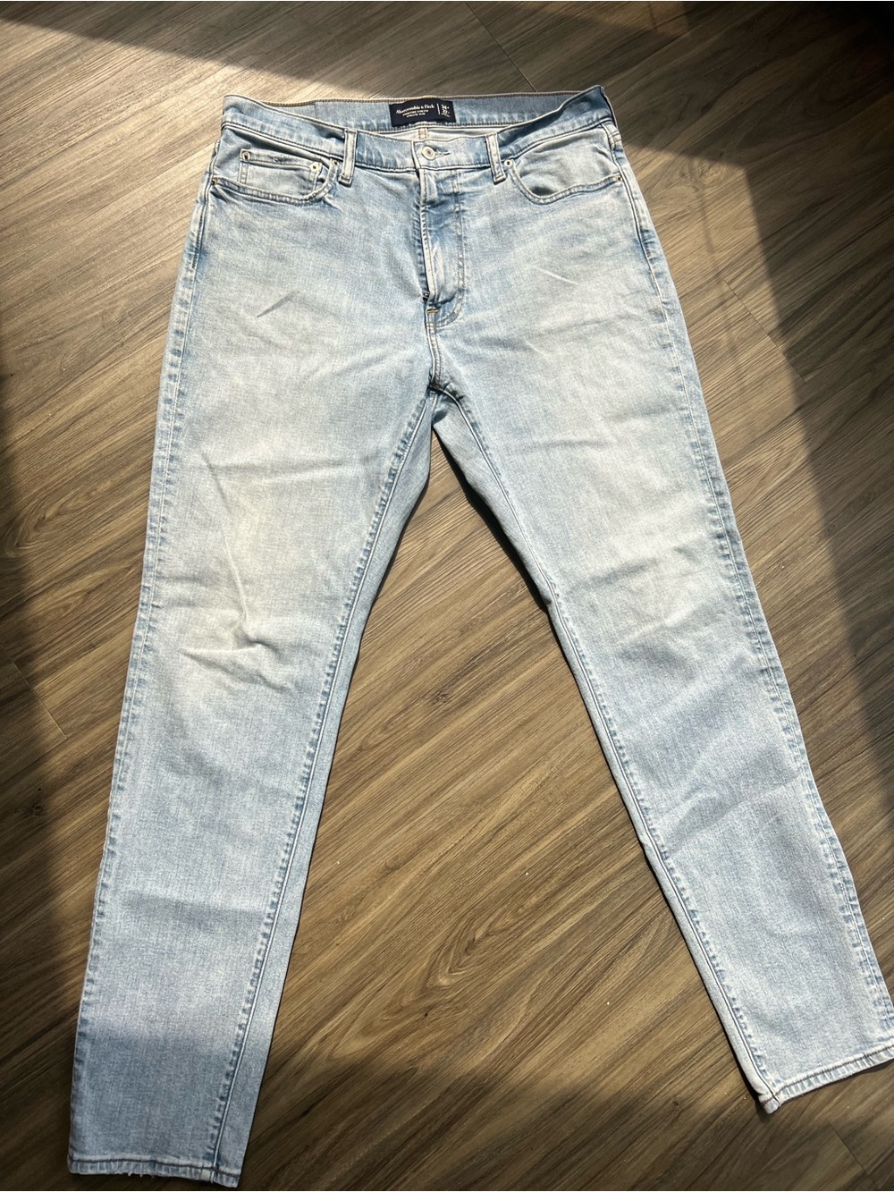 Abercrombie & Fitch 34x32 Light Blue Denim